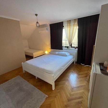 Guesthouse 12A Priştine Dış mekan fotoğraf